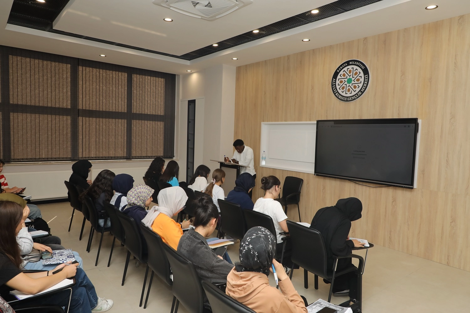 Karatay’da Gençlere 18 Branşta Yepyeni Eğitim Fırsatları: Ali Ulvi Kurucu Gençlik Merkezi Kayıtları Başladı!