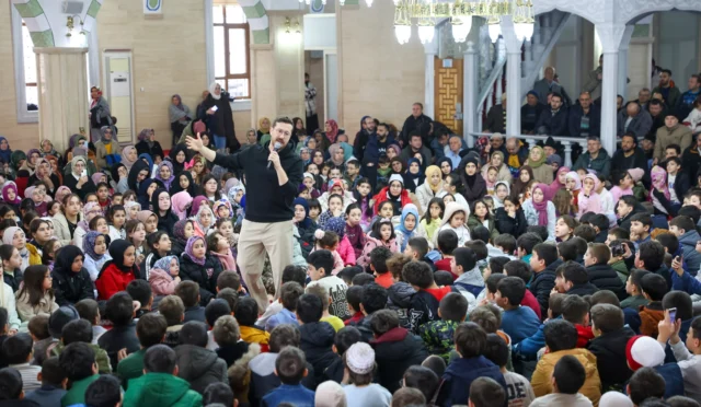 Konya Selçuklu'da Sertaç Abi ve çocukların katıldığı Kardeşlik Buluşması etkinliğinden bir an.