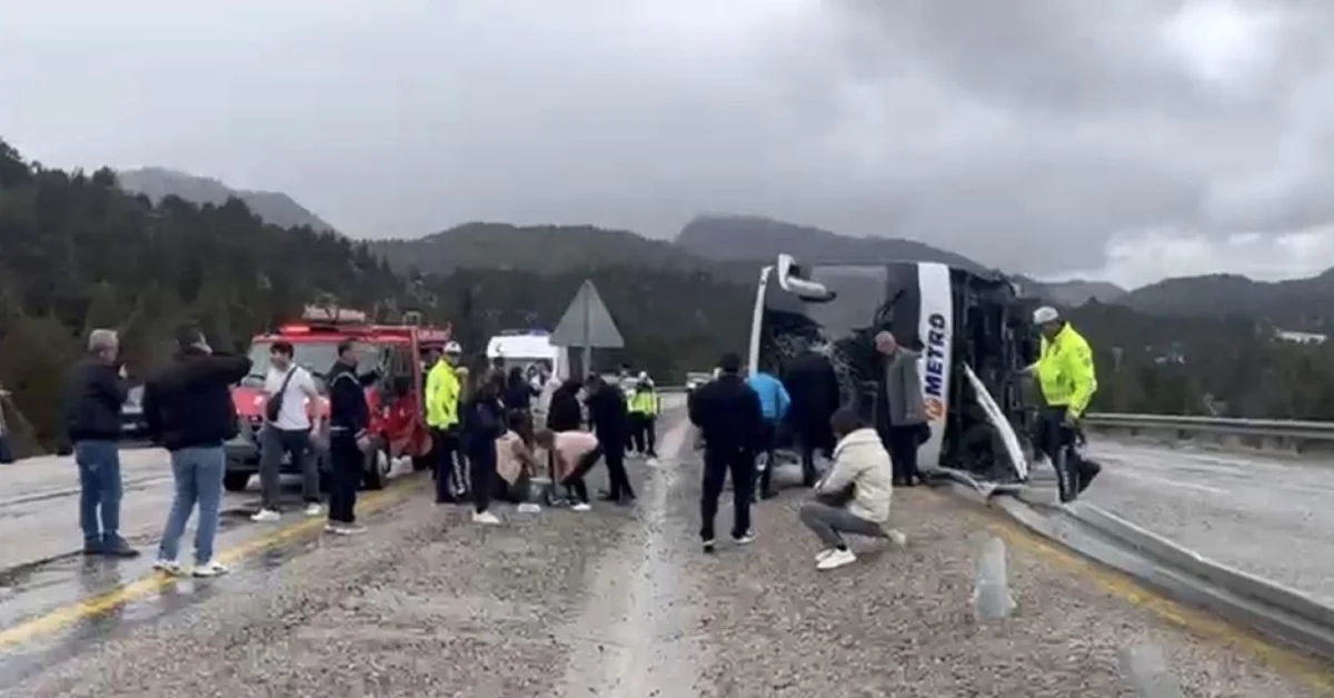 Konya’da Korkunç Kaza: Yolcu Otobüsü Devrildi, 14 Yaralı