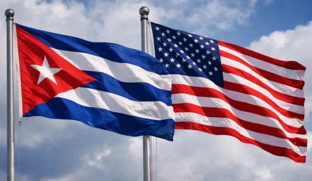 Küba Dışişleri Bakanlığı binası önünde açıklama yapan bir yetkili