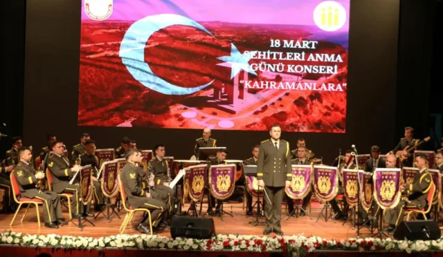 Malatya'da 2. Ordu Bandosu'nun 18 Mart Çanakkale Zaferi anısına verdiği konser