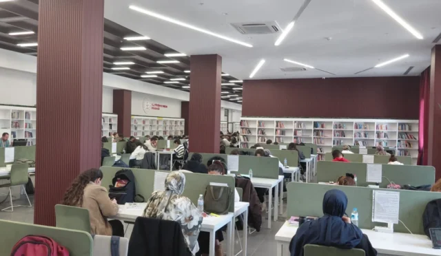 Malatya'da 62. Kütüphane Haftası kapsamında düzenlenen etkinliklerden bir görüntü