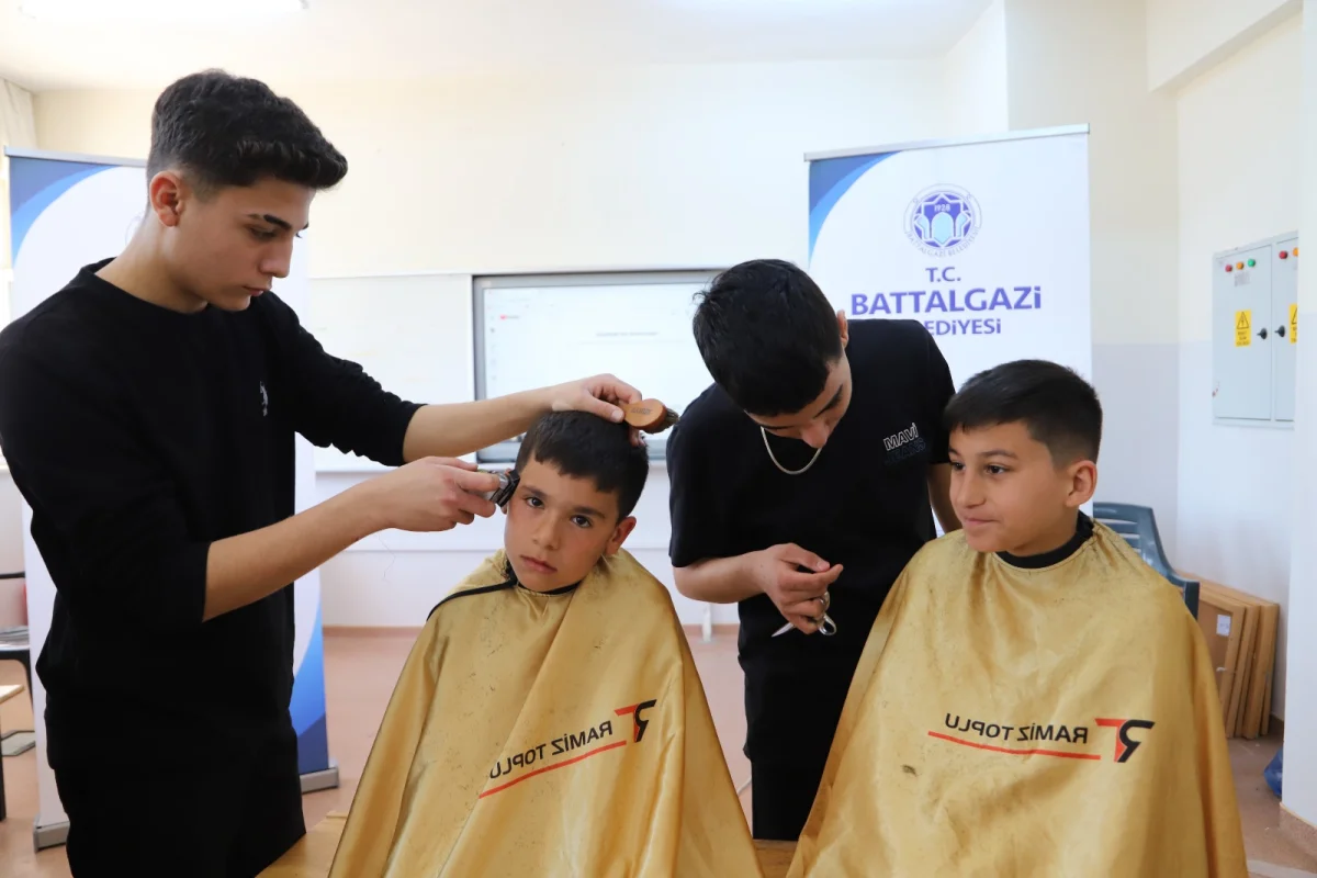 Malatya’da Çocuklar Bayram Hazırlığında: Ücretsiz Tıraş Etkinliği İle Gülen Yüzler