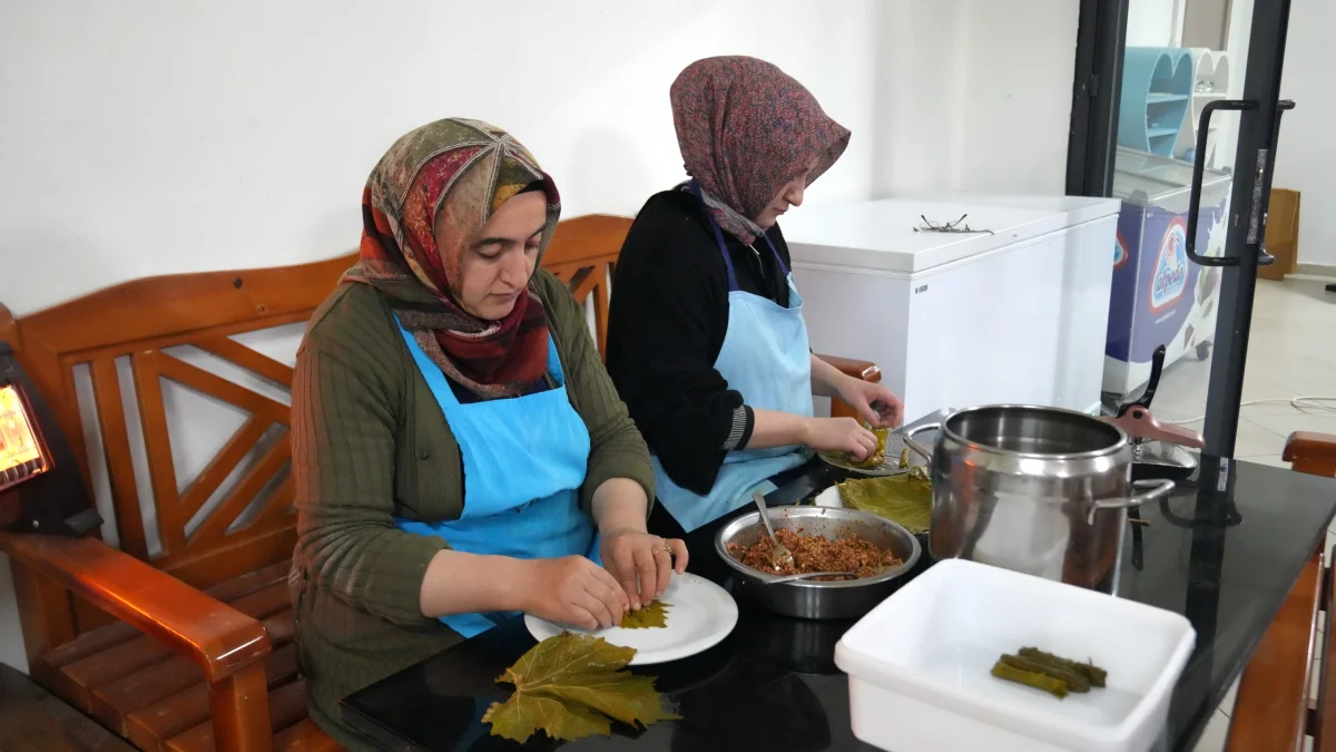 Malatya Kadın Kooperatifi Bayram Tatlılarıyla Üretime Devam Ediyor