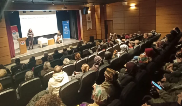 Maltepe'de bağımlılıkla mücadele semineri düzenlendi