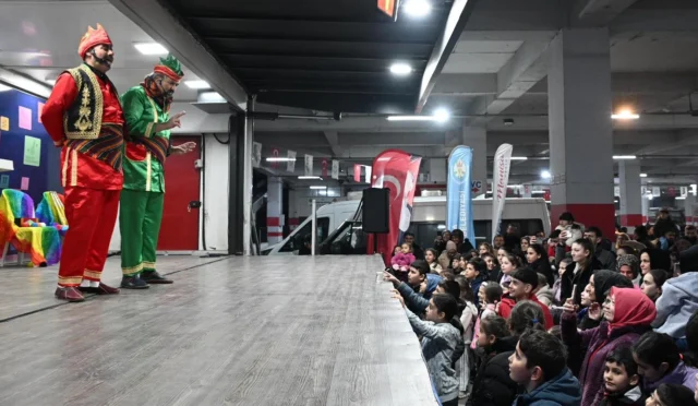 Manisa Büyükşehir Belediyesi'nin Soma'da düzenlediği iftar programından bir görüntü