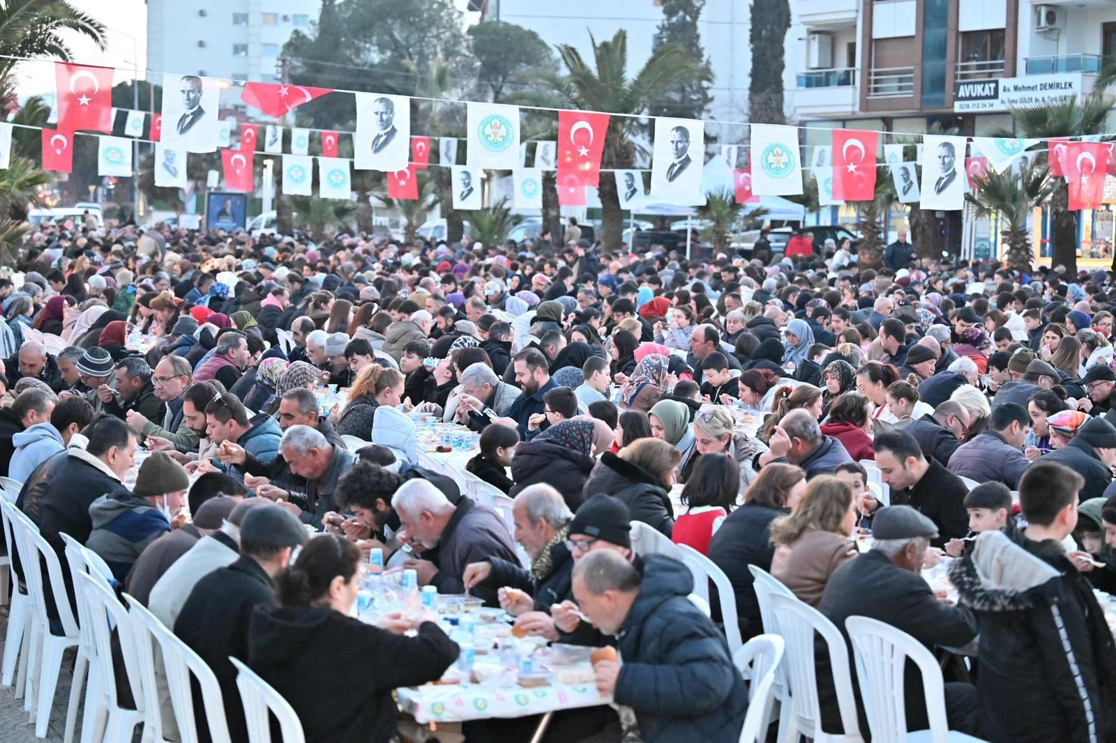 Manisa’da Ramazan Bereketi Turgutlu’da Birlik ve Beraberlik Sofrasında Buluştu