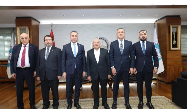 Kayseri Büyükşehir Belediye Başkanı Dr. Memduh Büyükkılıç, farklı kurum temsilcileriyle bir araya geldi