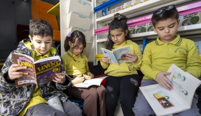 Mersin'de çocuklara yönelik sanat ve edebiyat etkinliği