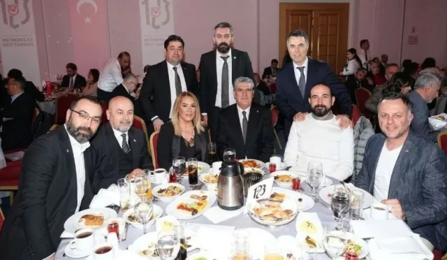 MHP milletvekilleri ve MYK üyeleri, Beşiktaş Başkanı Serdar Adalı'nın Ankara'daki iftar yemeğinde bir araya geldi.