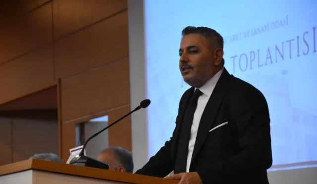 MTSO Başkanı Oğuzhan Sadıkoğlu, depremden etkilenen esnafın işyerlerinde önceliklendirilmesini talep etti.