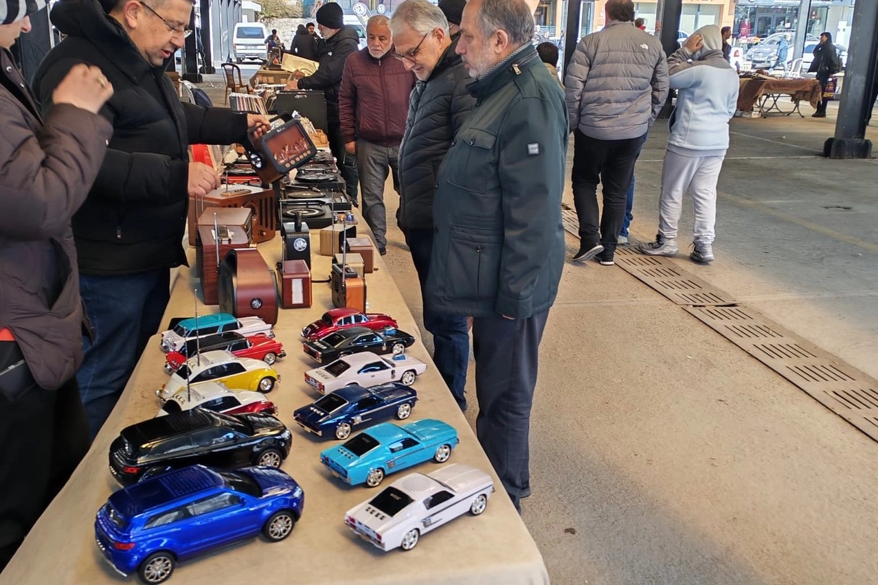 Talas Antika Pazarı Göz Doldurdu: Başkan Yalçın’dan Esnafa ve Vatandaşa Tam Destek