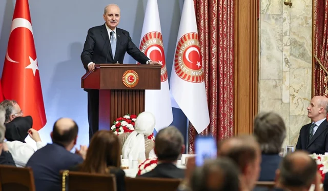 TBMM Başkanı Numan Kurtulmuş rektörlere seslenirken