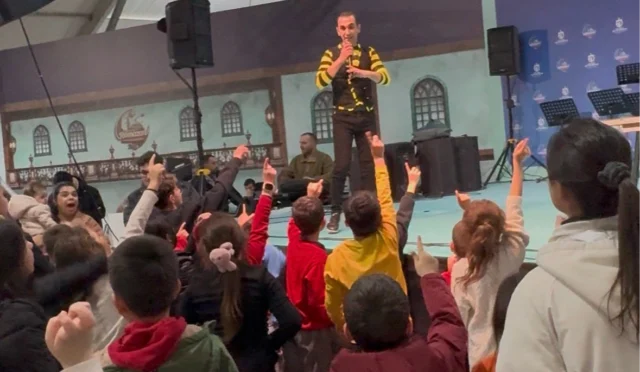 Kocaeli'de kurulan Ramazan çadırında geleneksel eğlenceler ve etkinlikler düzenleniyor.