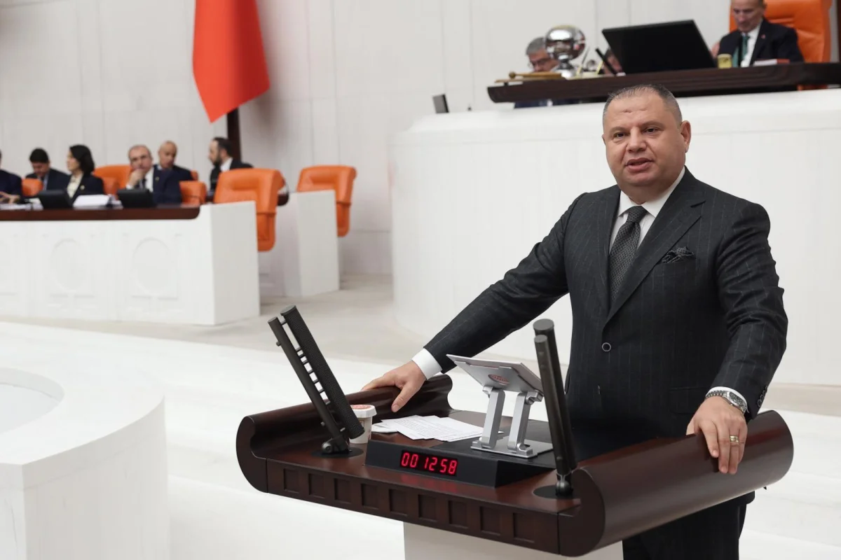 MHP Kırıkkale Milletvekili Halil Öztürk’ten Eğitime 250 Bilgisayarlık Dev Destek