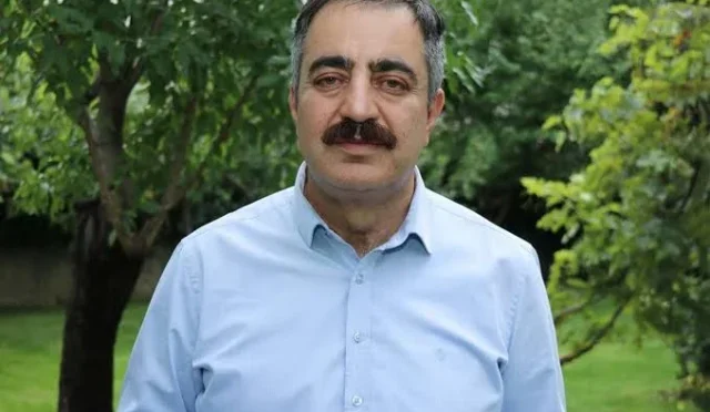 Prof. Dr. Veysel Ayhan, Körfez'deki gerilimin artmasıyla bölgesel savaş riskinin yükseldiğini belirtti.