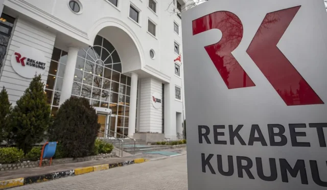 Rekabet Kurulu logosu ve Haribo şeker ambalajı görseli