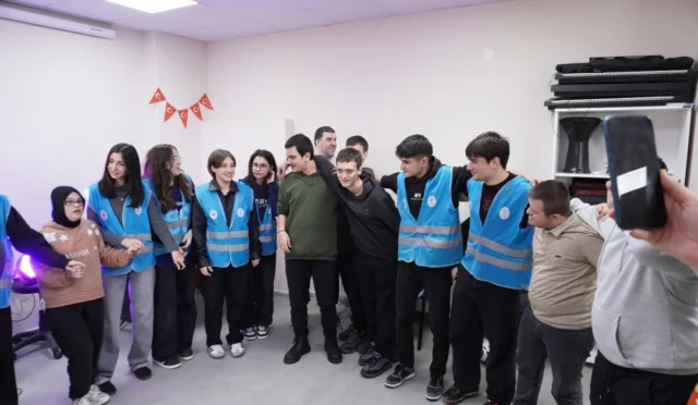 RİBEGEM'in Dünya Down Sendromlular Günü için düzenlediği etkinlikte gönüllüler ve özel gereksinimli bireyler bir arada