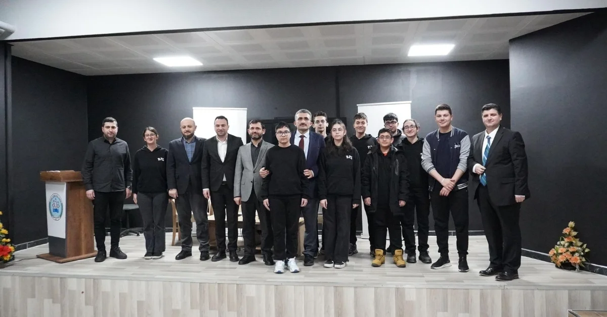 RİBEGEM’den Gençlere Değerler Paneli: “İnsanın Pusulası” Etkinliği Manevi Gelişimi Odakladı