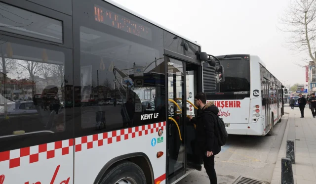 Sakarya'da 26 numaralı hatta öğrenci seferlerinin iki katına çıkarılması