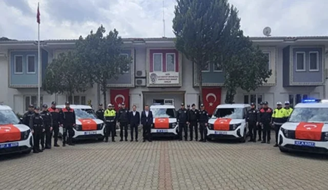Serik Emniyet Müdürlüğü'ne hibe edilen 5 yeni polis aracı