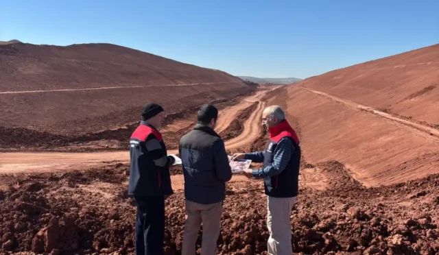 Kırıkkale'de yüksek hızlı tren hattı güzergahındaki tarım arazileri inceleniyor.