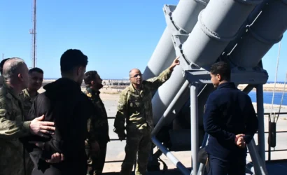 TCG Yıldırım firkateyni, Libya Deniz Kuvvetleri personeline eğitim verirken