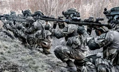 Türk Silahlı Kuvvetleri terörle mücadelede 3 teröristin teslim olmasını ve tünel imhasını gösteren görsel