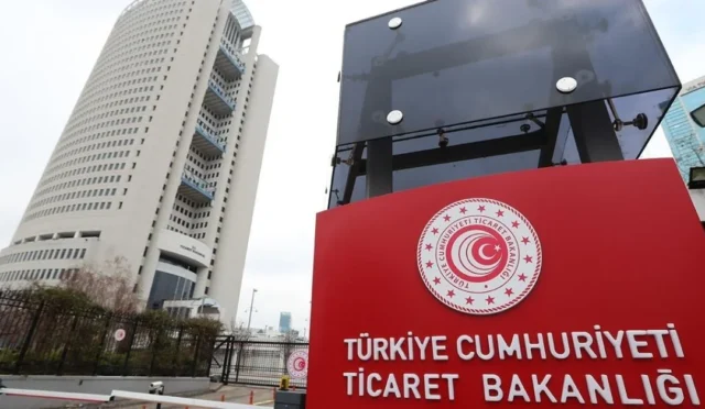 Ticaret Bakanlığı logosu ve üzerinde 'Üretici ve Tüketici Refahı Gözetiliyor' yazısı