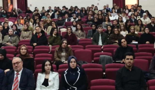 Gemlik'te gençlere yönelik IBAN suistimalleri konulu panelde uyarılar yapıldı