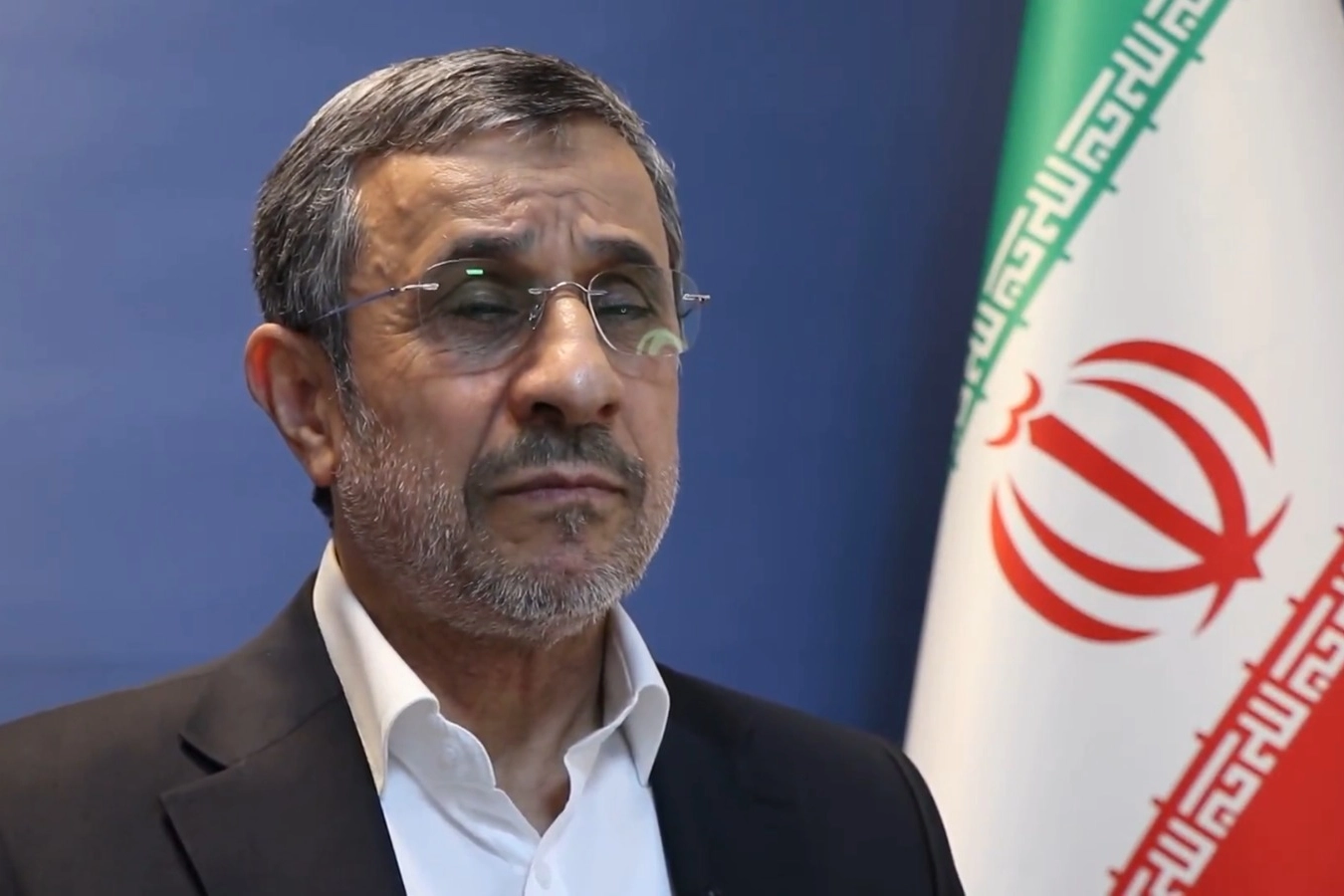 İran Eski Cumhurbaşkanı Ahmedinejad Hayatını Kaybetti: Hava Saldırısı İddiası Ortaya Atıldı