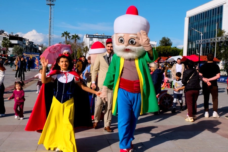 Muratpaşa’da Ramazan Coşkusu: Etkinlikler ve Buluşmalar Atatürk Kent Meydanı’nda Devam Ediyor