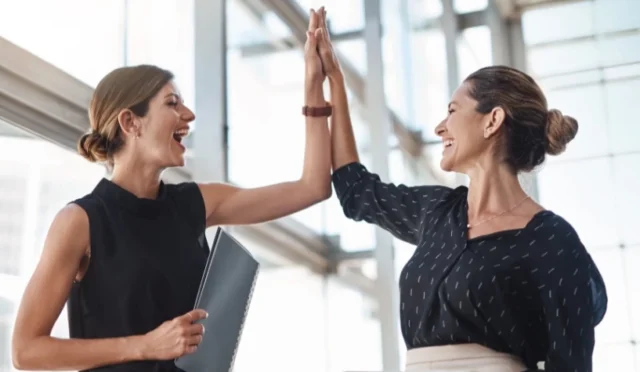 TÜİK 2025 Kadın İstatistikleri: Kadınların yaşam süresi, eğitim ve istihdam verilerini gösteren grafik.