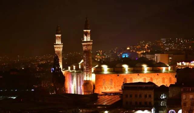 Ramazan Bayramı namaz saatleri açıklandı, hangi ilde saat kaçta kılınacağı bilgisi