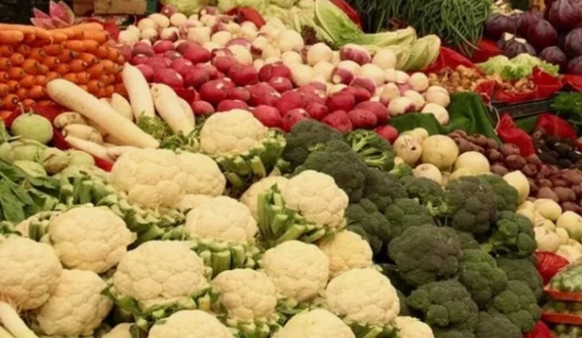 Karnabahar ve marulda üretici ile market arasındaki fahiş fiyat farkını gösteren grafik