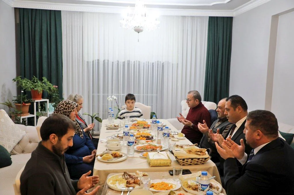 Vali Ziya Polat’tan Şehit Ailesine İftar Ziyareti: Vefa ve Birlik Mesajları