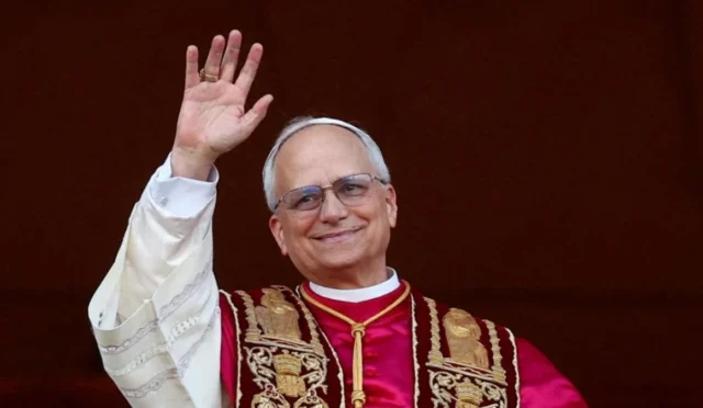 Papa Francesco, şeytan çıkarıcı rahiplerle Vatikan'da bir araya geldi, okültizm tehlikesi masaya yatırıldı.