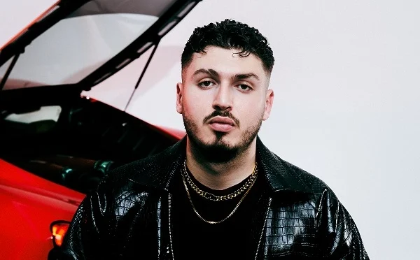 Mega Star Blok3, İstanbul Beşiktaş Tüpraş Stadyumu'nda 'La Catedral' adlı konseriyle sahne alacak.