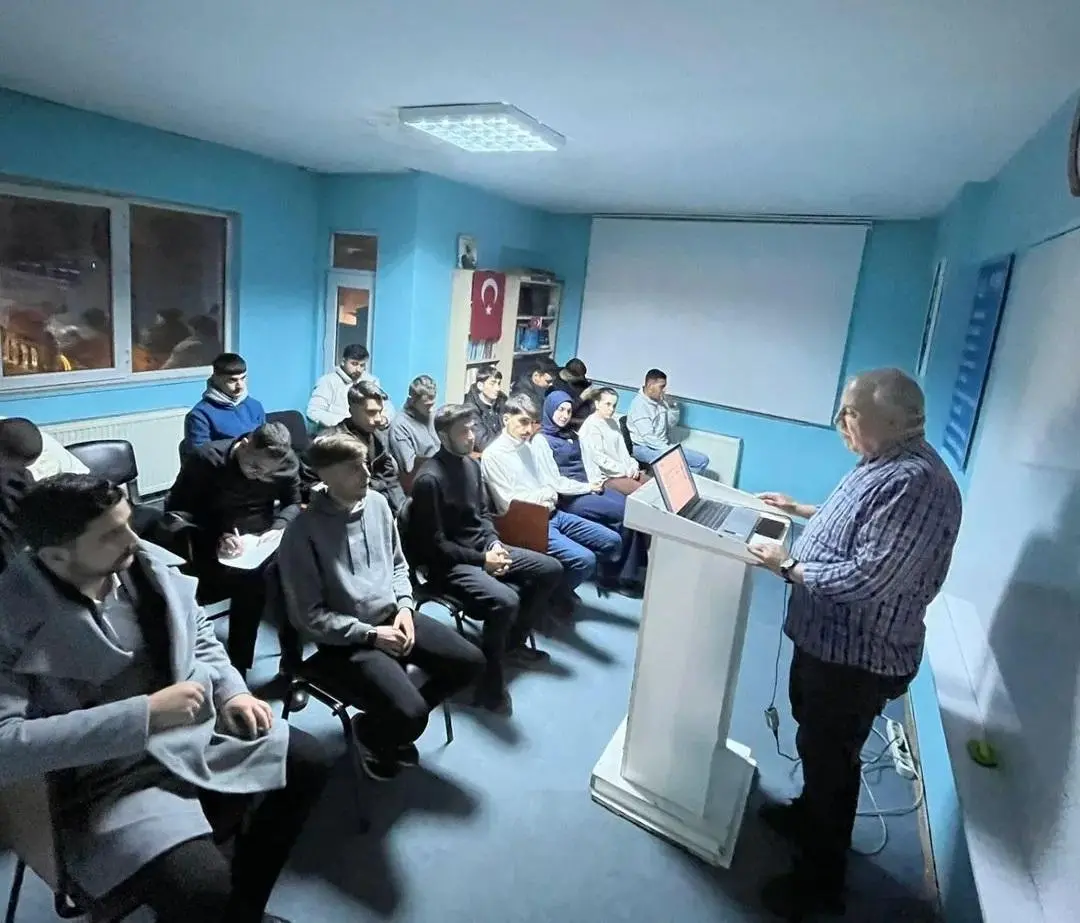 Yeşilay Kars Şubesi’nden Kapsamlı Eğitim: Teknoloji ve Sigara Bağımlılığına Karşı Farkındalık Artıyor