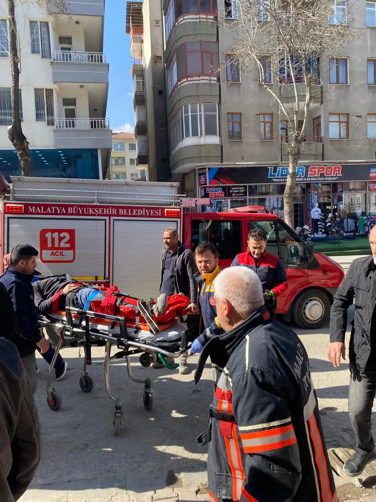 Malatya Şantiyesinde Korkunç Kaza: İşçi Asansör Boşluğuna Düştü, İtfaiye Kurtardı