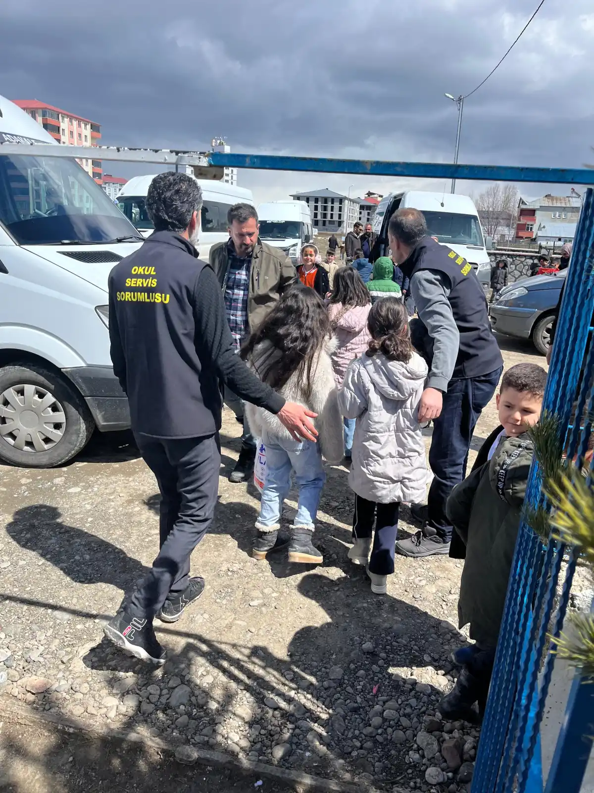 Ağrı’da Okul Servislerinde Güvenlik Artıyor: ‘Okul Servis Sorumlusu’ Uygulaması Başladı