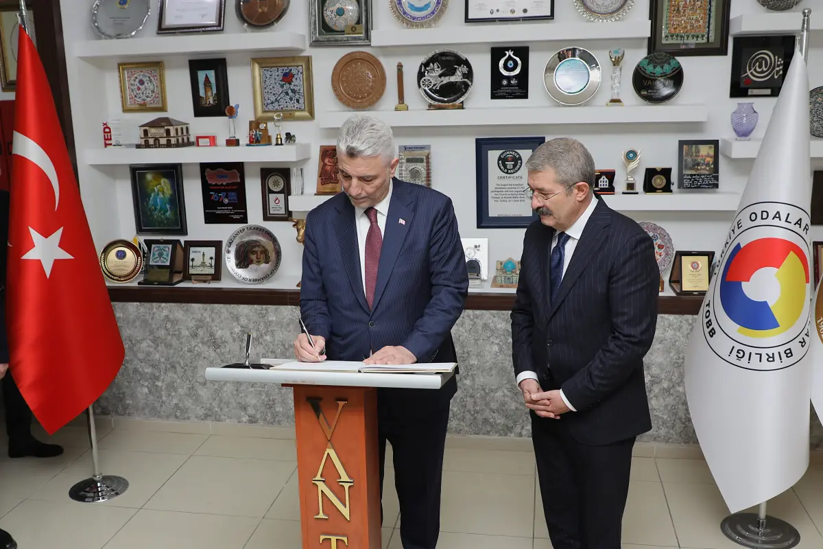 Ticaret Bakanı Ömer Bolat, Van İş Dünyası ile Buluştu: Ekonomik Sorunlar Masaya Yatırıldı