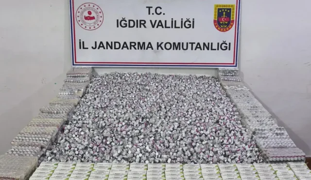 Iğdır'da düzenlenen operasyonda ele geçirilen kaçak botoks ürünleri