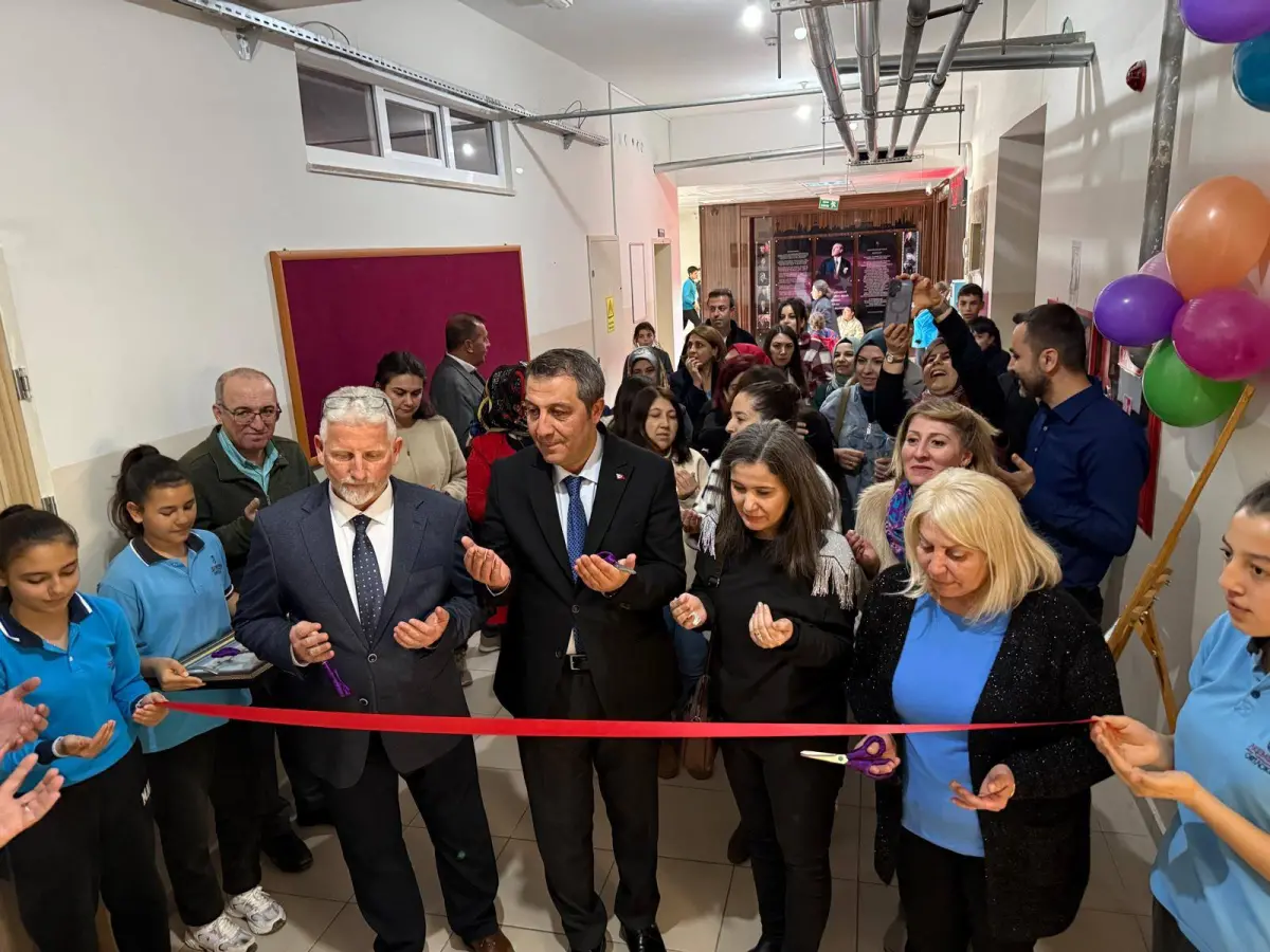 Beypazarı Akşemsettin Ortaokulu’nda Murat Uysal Kütüphanesi Açıldı: Bilgiye Ulaşmanın Güvenli Limanı