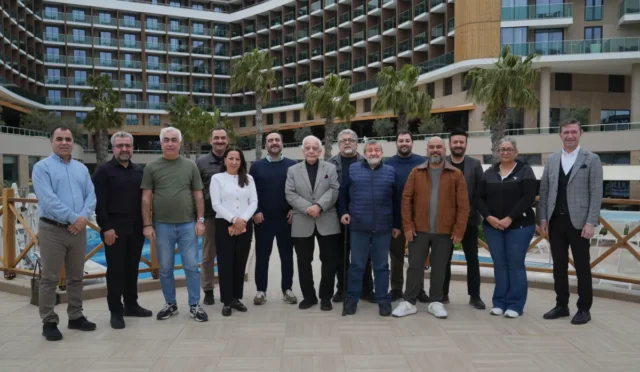 Türkiye'nin doğal ve kültürel güzelliklerini yansıtan fotoğrafların ödüllendirildiği yarışma.