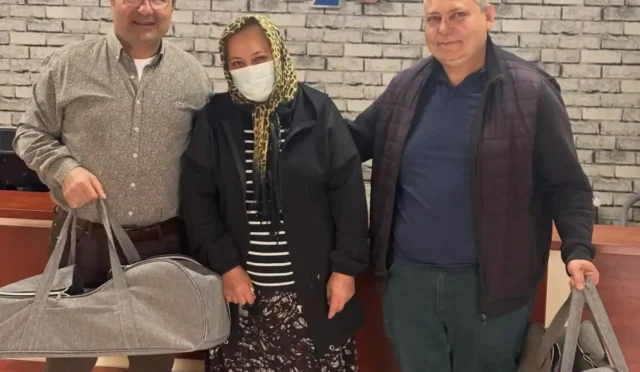 Aksaray'da 18 yıl sonra ikiz bebeklerine kavuşan Özkara çifti