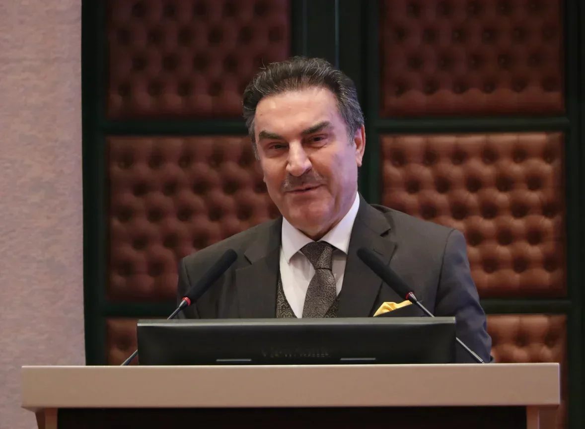 Prof. Dr. Zakir Avşar’dan Çarpıcı Analiz: CHP’li Belediyelerdeki Yolsuzluklar ve ‘Partizan Korumacılık’ Eleştirisi