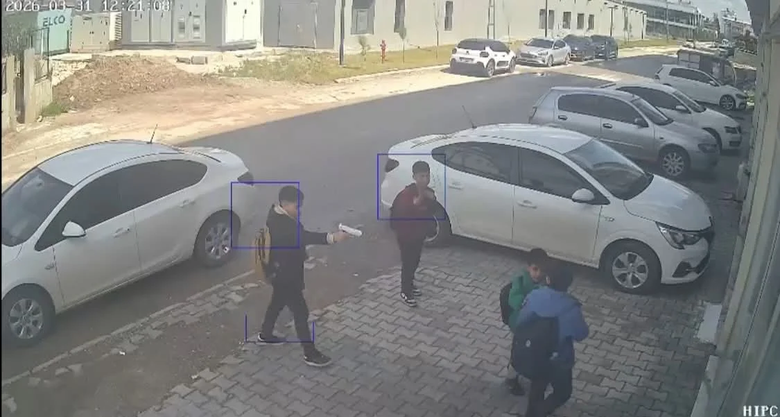 Hatay Reyhanlı’da Akıl Almaz Olay: Oyuncak Silahla Çocuklardan Haraç İsteyen Suriyeli Gençler Yakalandı