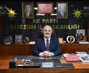 AK Parti Giresun İl Başkanı Mete Bahadır Yılmaz, Giresun Belediye Meclisi'nden geçen revize imar planının geri çekilmesi çağrısı yapıyor.