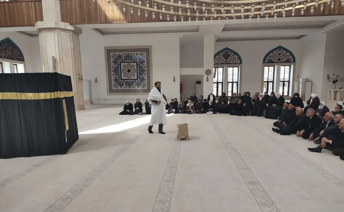 Kars’ta Hacı Adaylarına Kapsamlı Eğitim: Manevi Hazırlık ve Uygulamalı Rehberlik